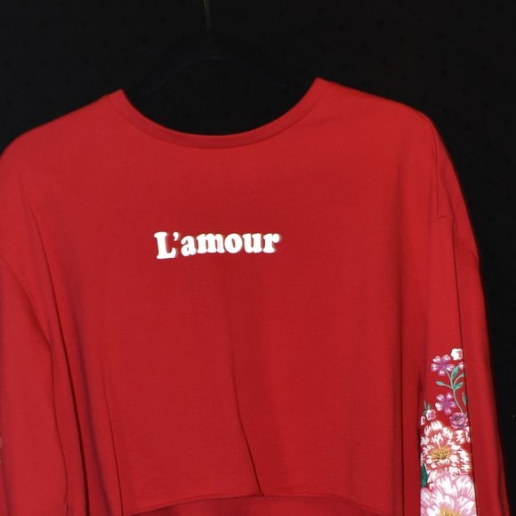 H&M Tops H M Junior Crop Top W Lamour Grapic Poshmark